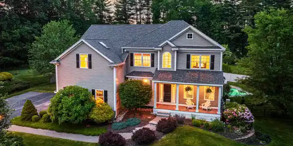 8 Heron Way