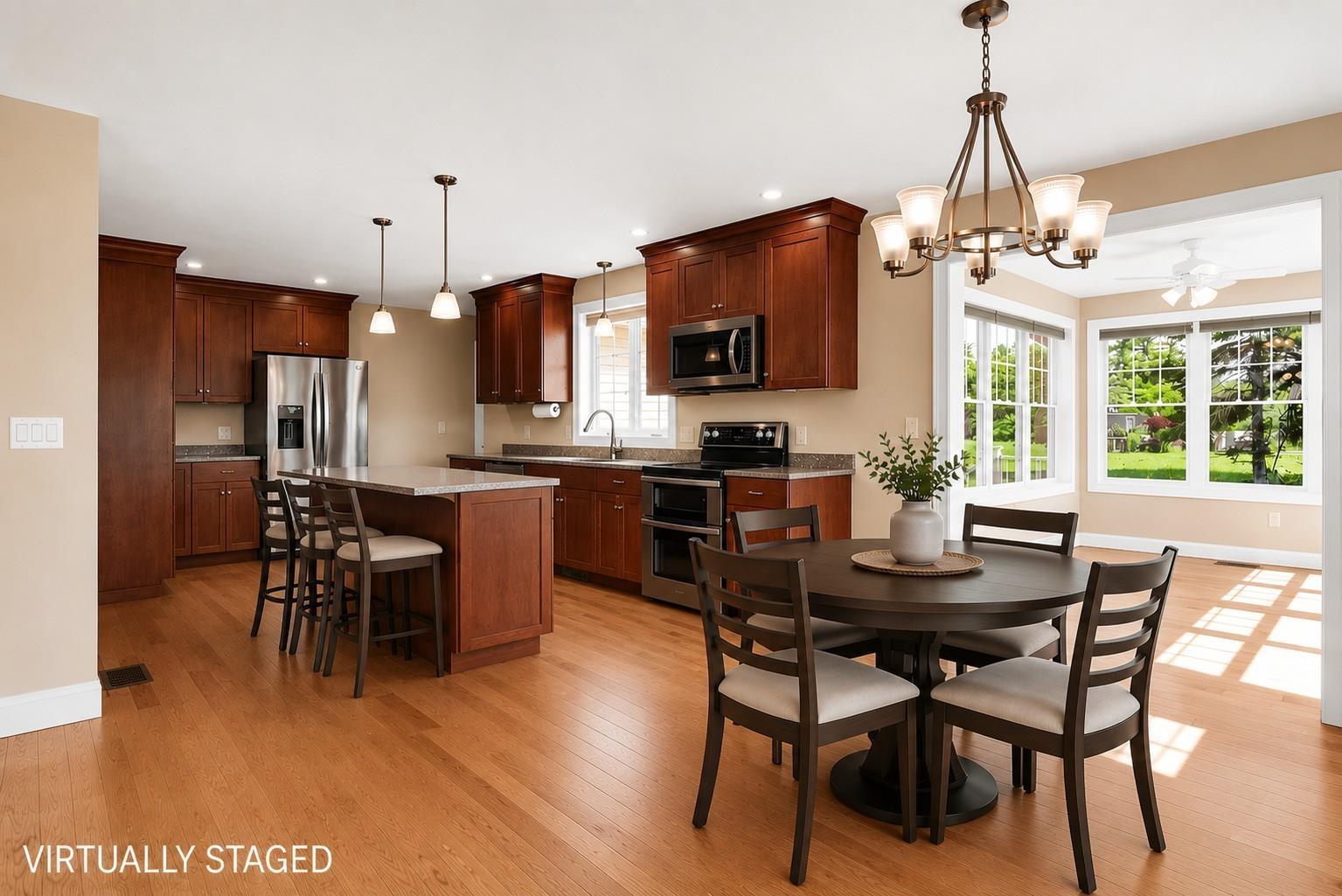 Image 4: Center Island Kitchen Image 4: Center Island Kitchen
