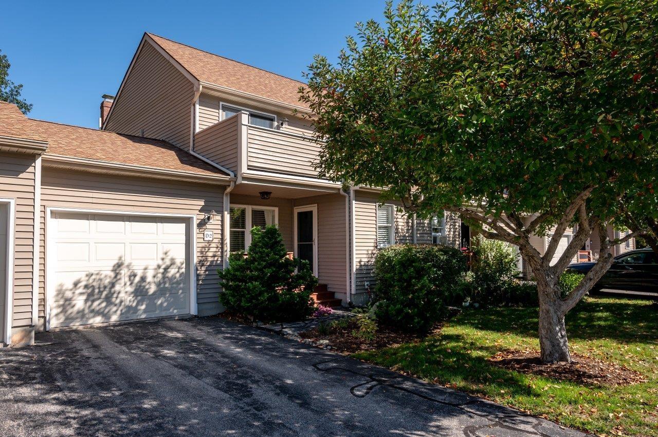 Image 0: Pristine condo with many upgrades