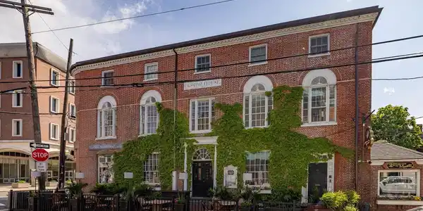 73 Daniel Street