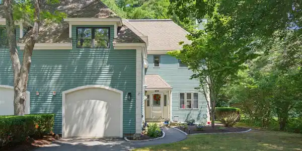 25 Clearwater Drive