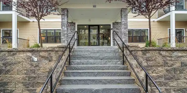 55 Pointe Place
