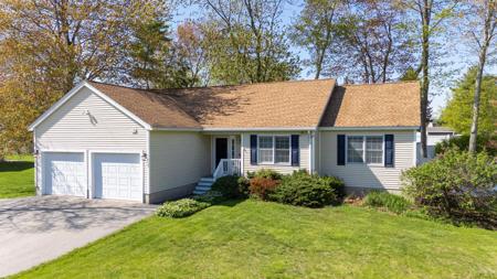 2 Greenleaf Drive