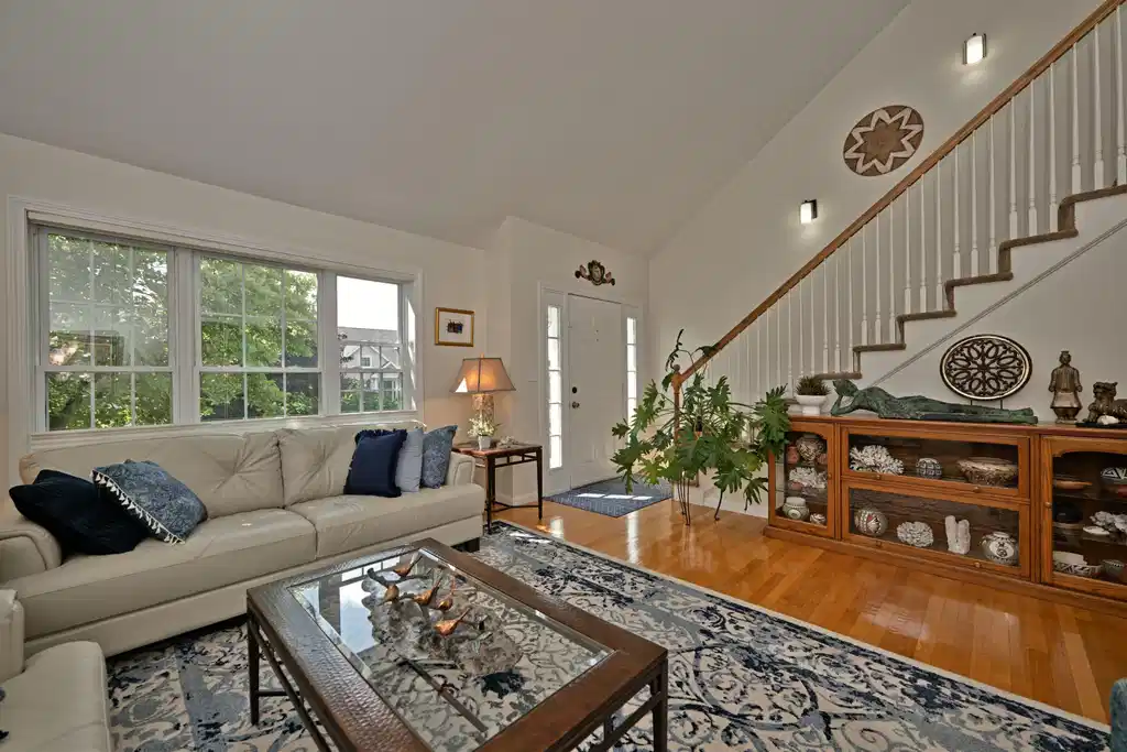 Image 1: Living Room