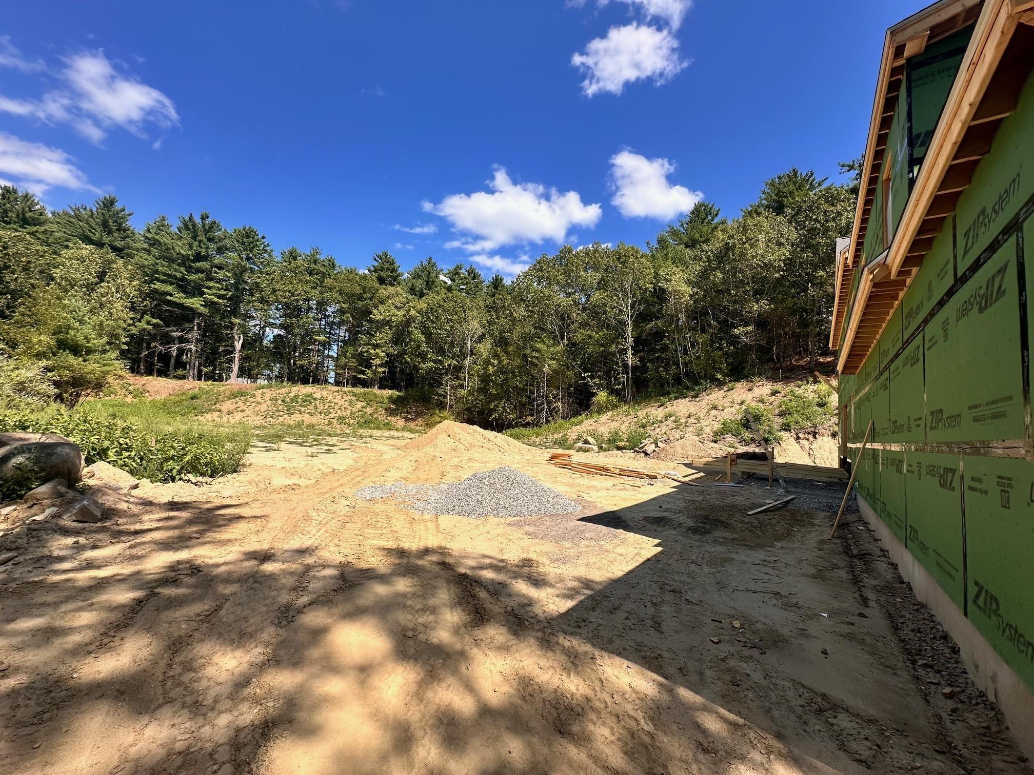 Image 2: Amazing private, back yard, perfect for pool and patio!!