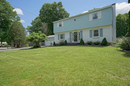 7 Acorn Acres