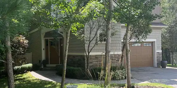 127 Boxwood Lane