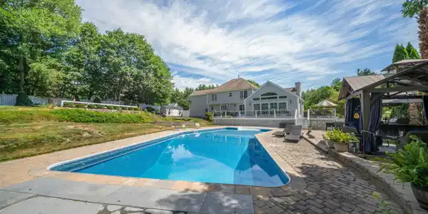 48 Cottonwood Drive