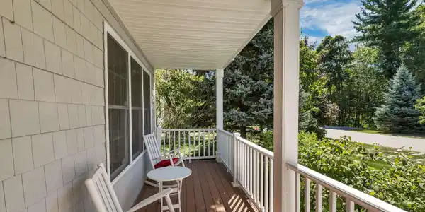 7 Woodside Drive