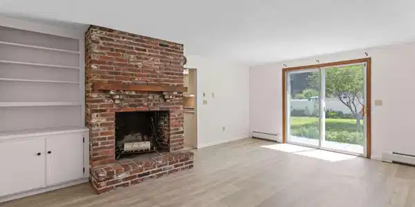 Image 3: Family Room Image 3: Family Room
