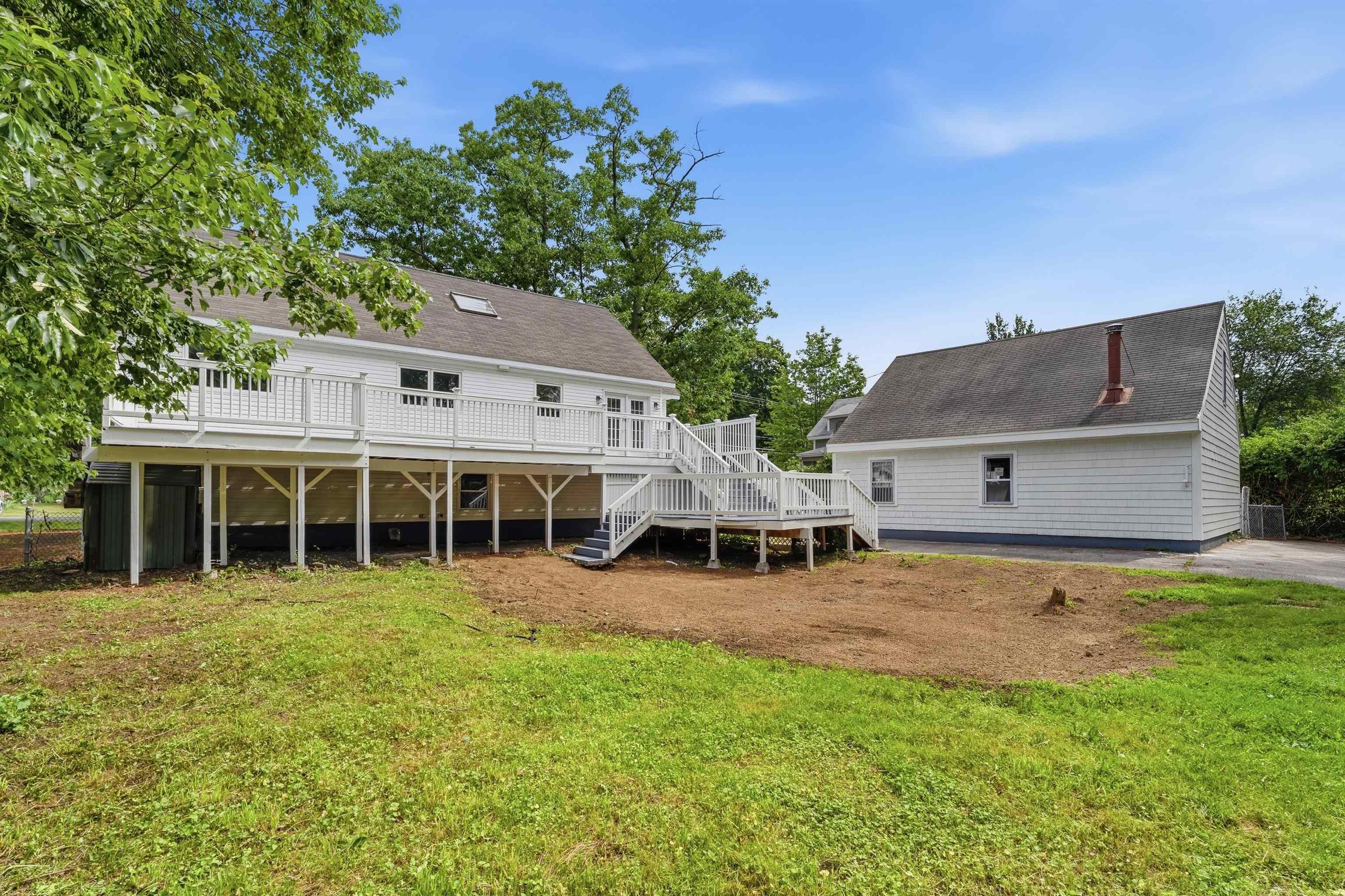 Image 4: Back Yard