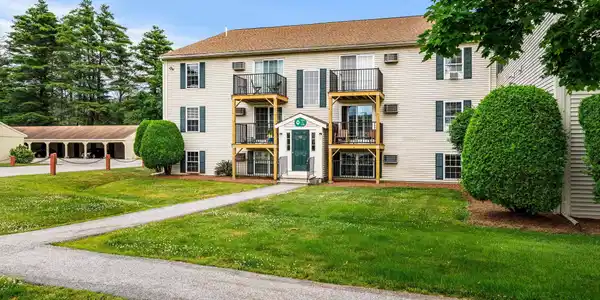 1202 White Cedar Boulevard