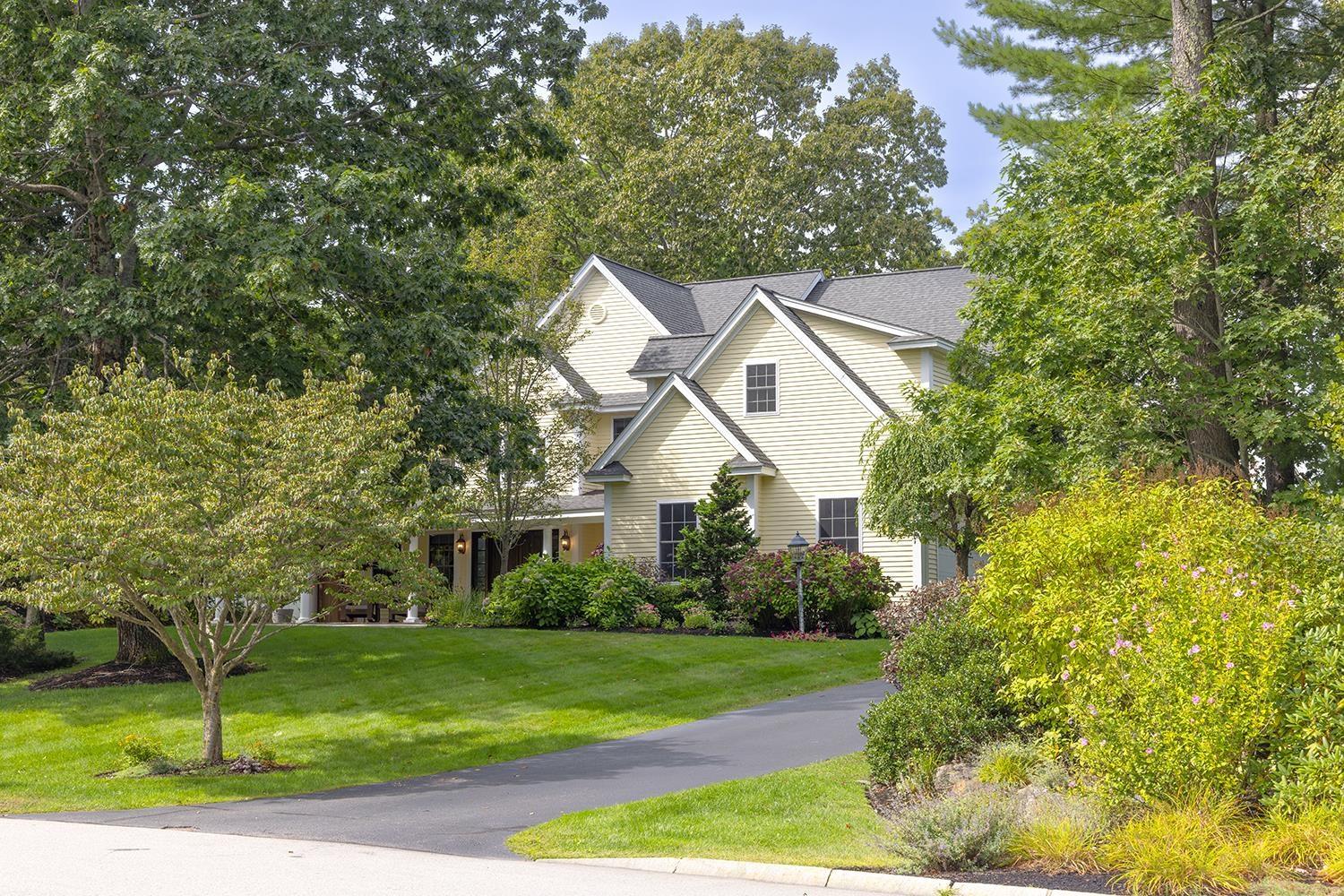 Image 2: Privately Sited on Well Landscaped Lot