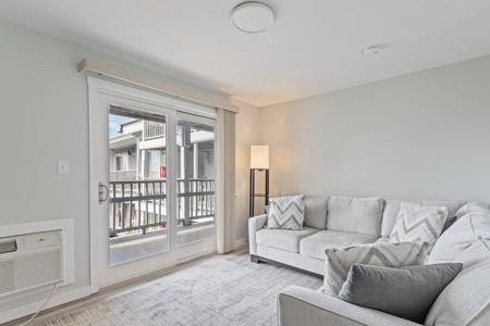 449 Ocean Boulevard