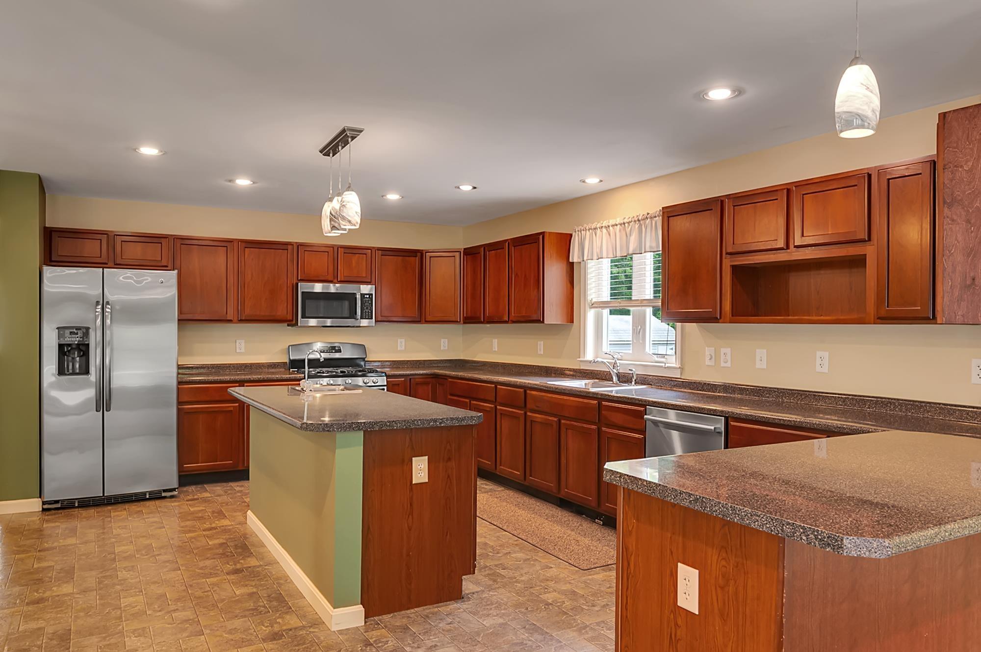 Image 2: Look at the Cabinet Space