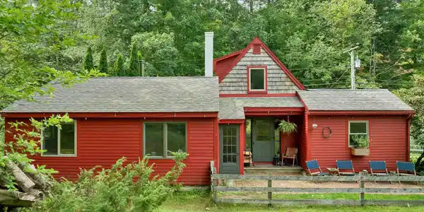 170 Packers Falls Road