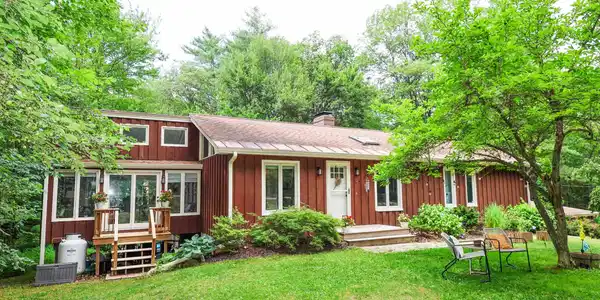 9 Ambler Way
