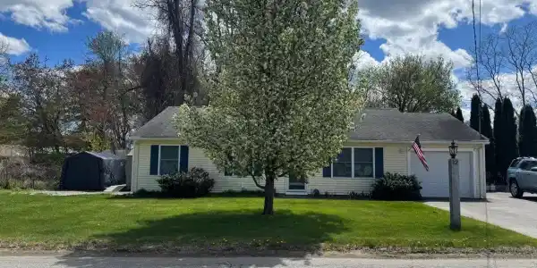 12 Adams Avenue