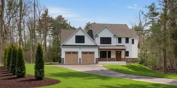 23 Winding Brook Drive