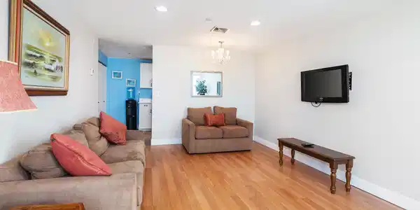 Image 4 Image 4