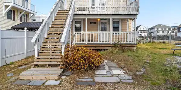 22 1/2 I Street