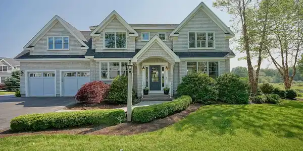 16 Maple Road