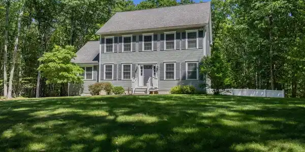 18 Piscataqua Road