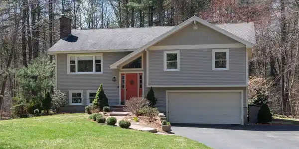 47 River Road