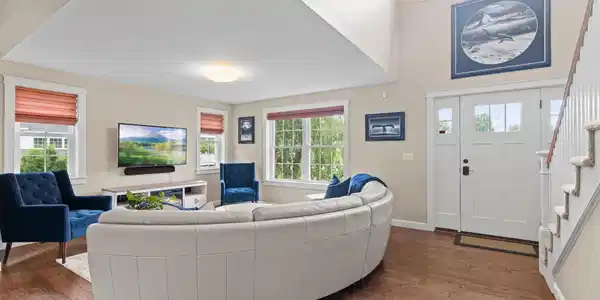 12 Cushman Way