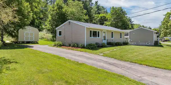 9 Cedarbrook Drive