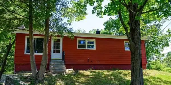 10 Riverdale Avenue
