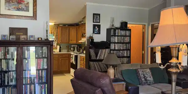 Image 4: Living room Image 4: Living room
