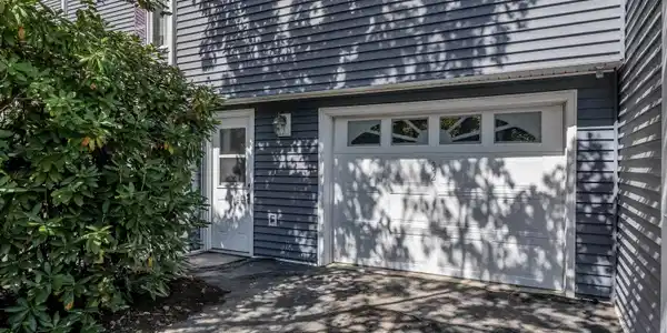 82 Seabury