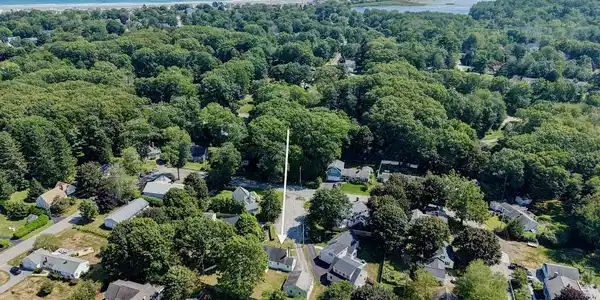3 Douglas Circle