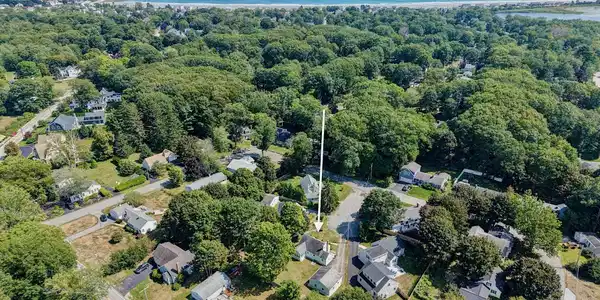 3 Douglas Circle