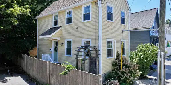 282 Hanover Street