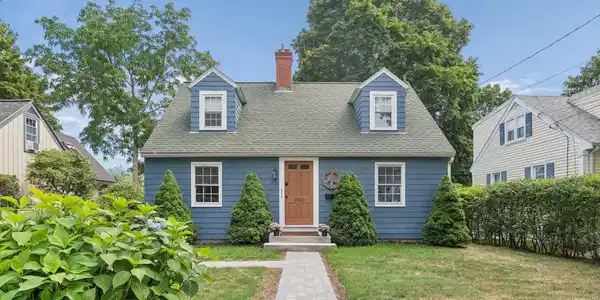 1384 Islington Street