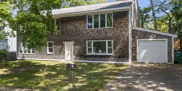 11 Emerald Avenue