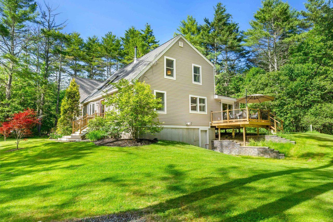 Image 4: Side Yard View