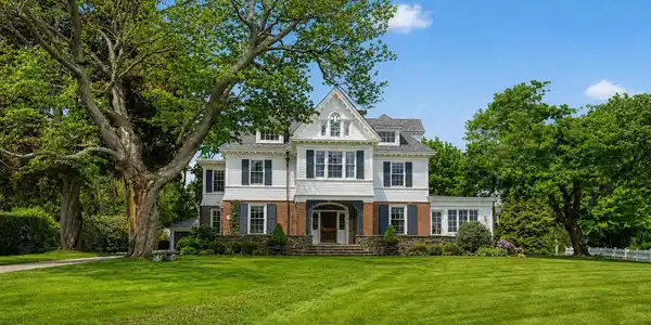 12 Willow Avenue