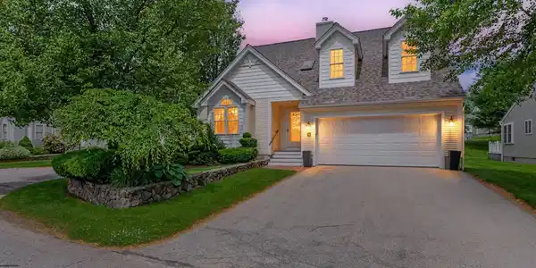 4 Hampton Meadows