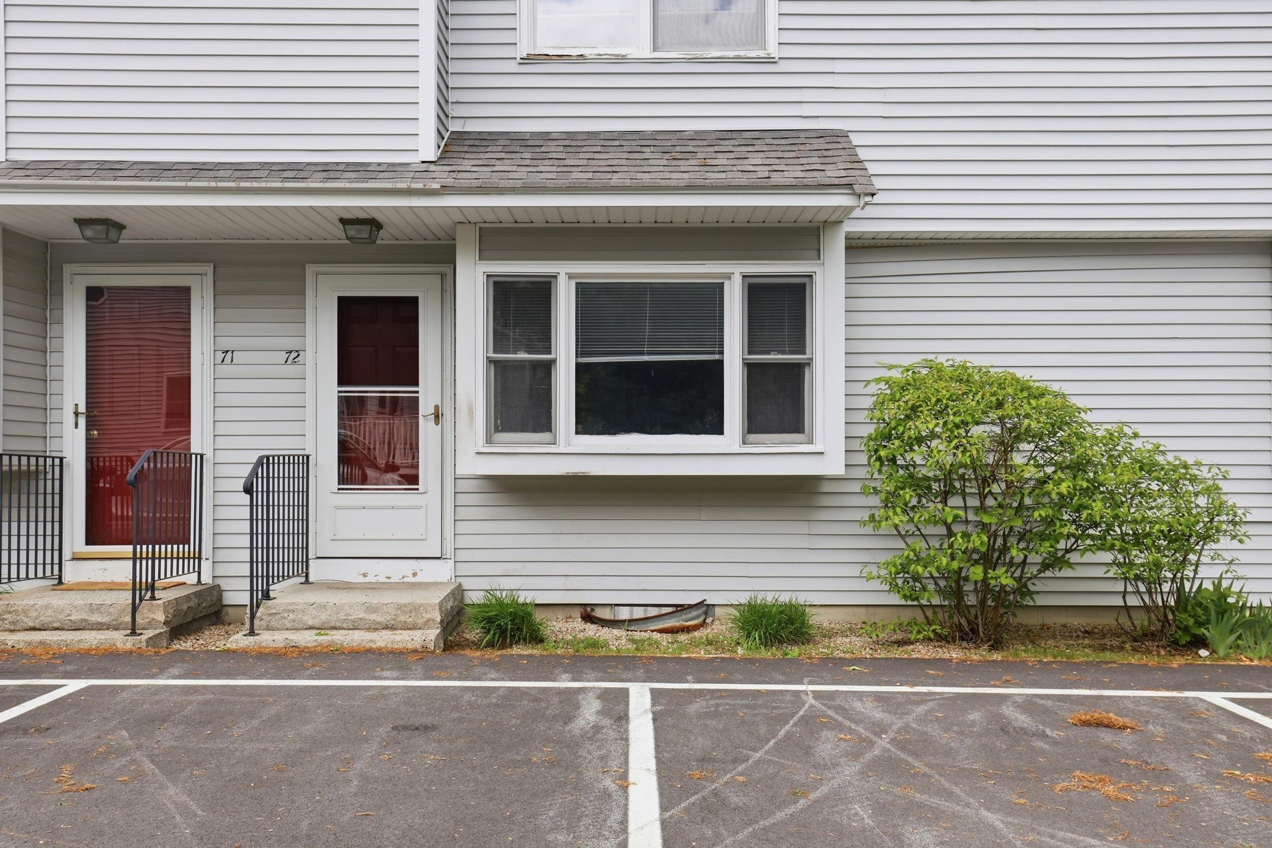 Image 3: Two parking spots