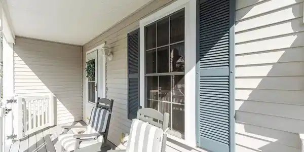 Image 2: front porch Image 2: front porch