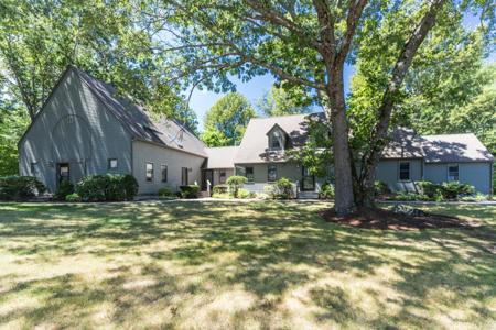 8 Montrose Drive