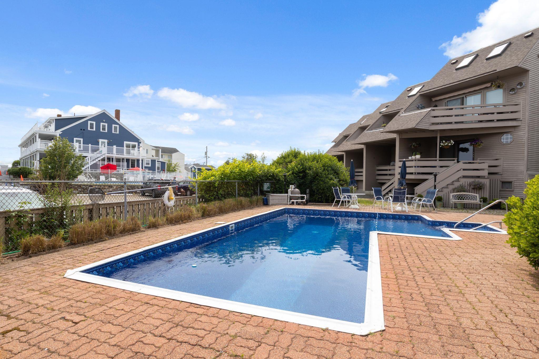Image 3: private pool for Condo assoc
