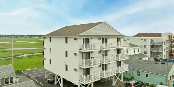 415 Ocean Boulevard