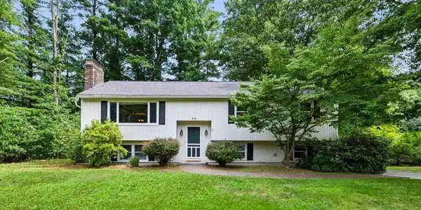 32 Raeder Drive