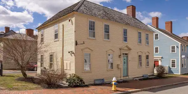 411 Deer Street