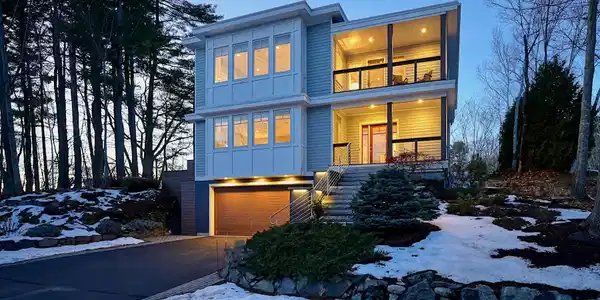 17 Lavenger Lane