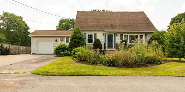 22 Crescent Avenue